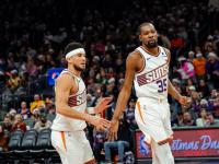 开云体育官网-鹈鹕碾压快船，布克刷新纪录