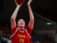 开云体育登录-篮球联赛赛场上的明星球员大放异彩