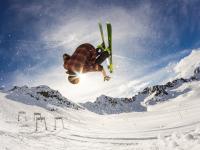 开云体育登录-欧冠半决赛之夜，浓眉带动全队节奏，一场定义领袖价值的表演