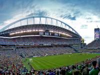 开云官方app入口-梅赛德斯力克法拉利，塞恩斯惊艳四座，一场策略与勇气的双重胜利