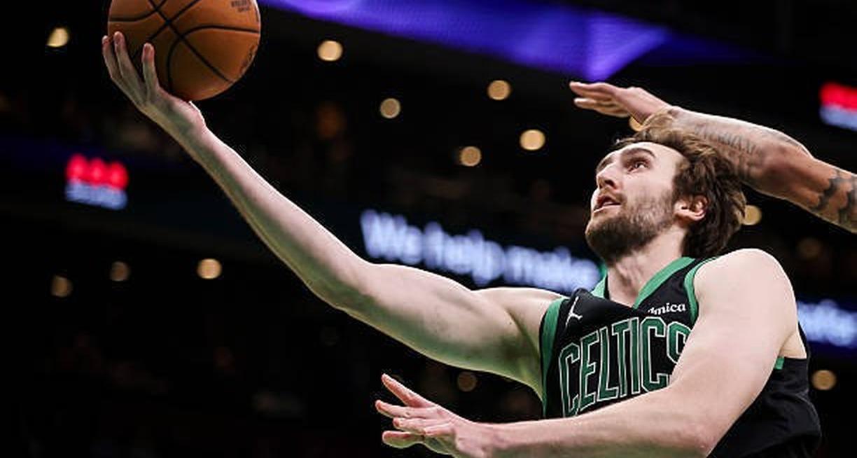 快船客场逆转凯尔特人获得宝贵胜利 快船客场逆转凯尔特人获得宝贵胜利