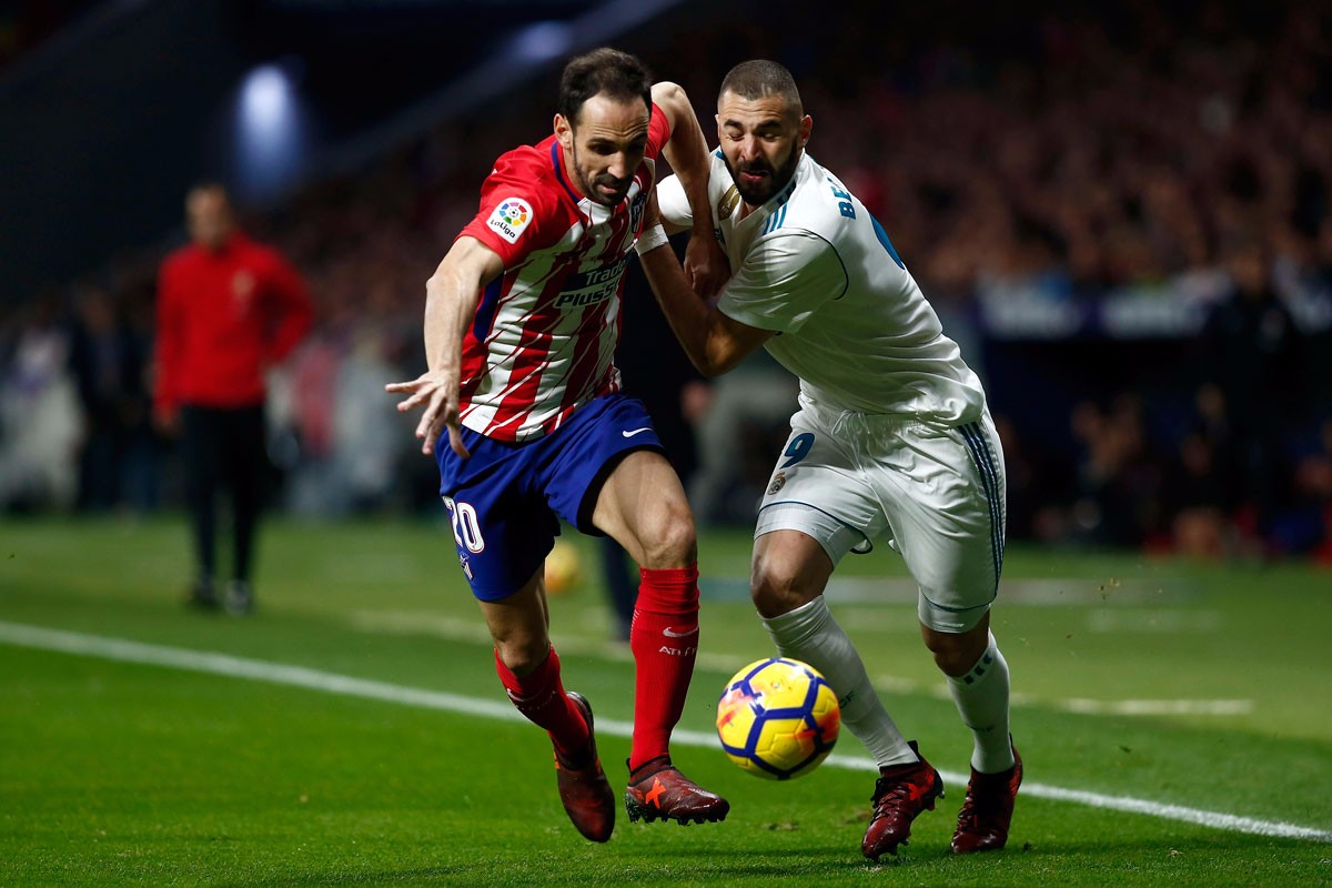 包含马德里德比上演激烈对抗，双方互交白卷的词条