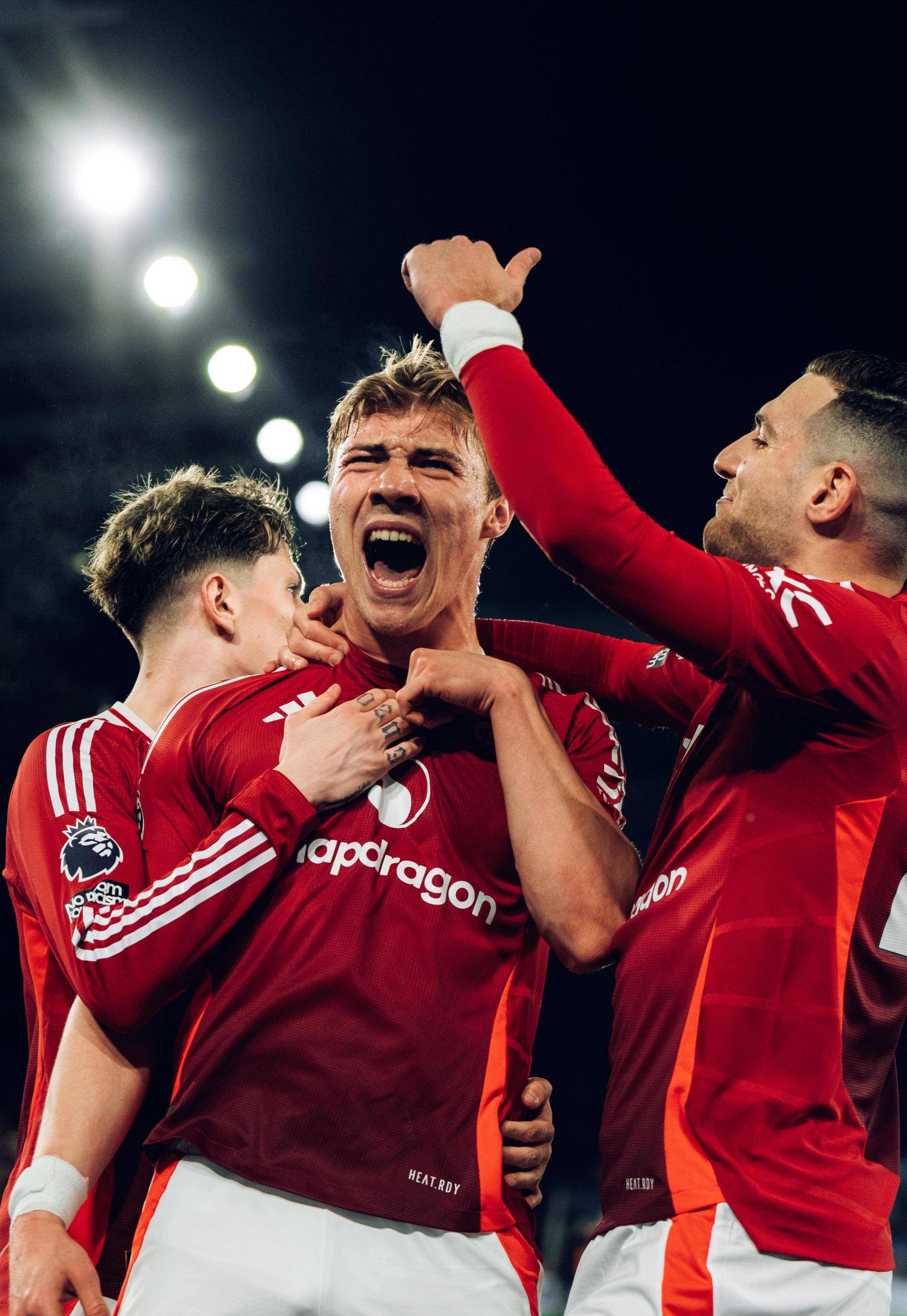 莱斯特城硬仗不败,坚守联赛前列 莱斯特城硬仗不败,坚守联赛前列