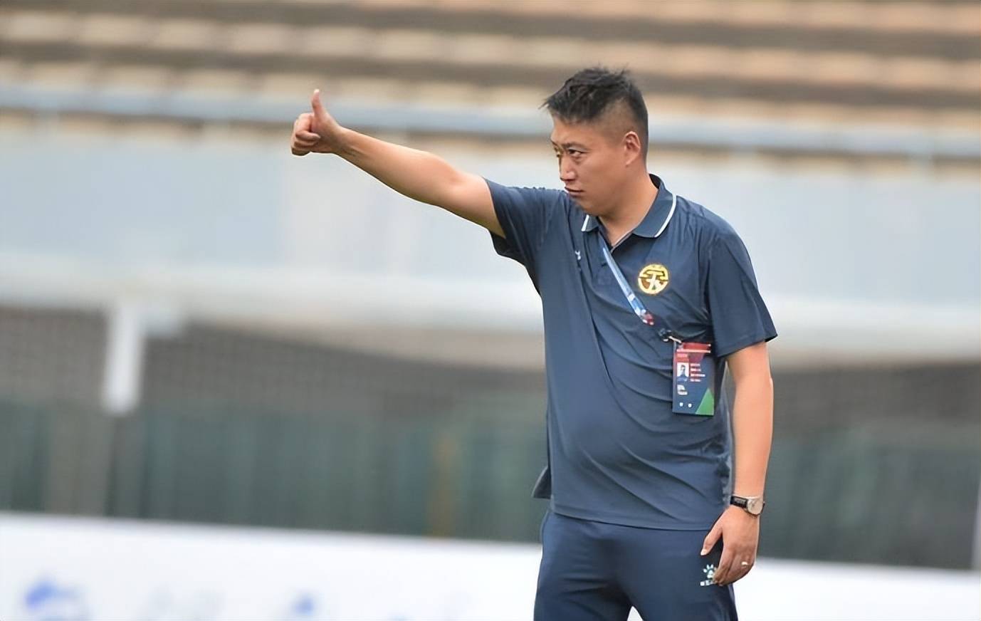 关于青岛中能客场不敌对手，保级形势严峻，稳住军心再战！的信息