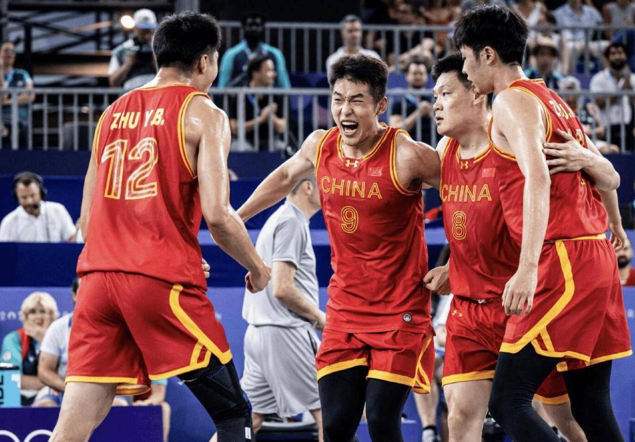 江苏男篮击溃对手，全队表现出色