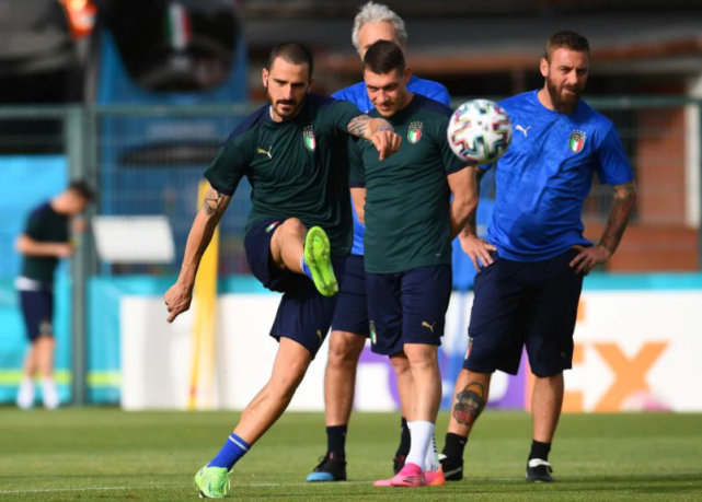 意大利赛艇队协作默契,刷新最佳成绩 意大利赛艇队协作默契,刷新最佳成绩