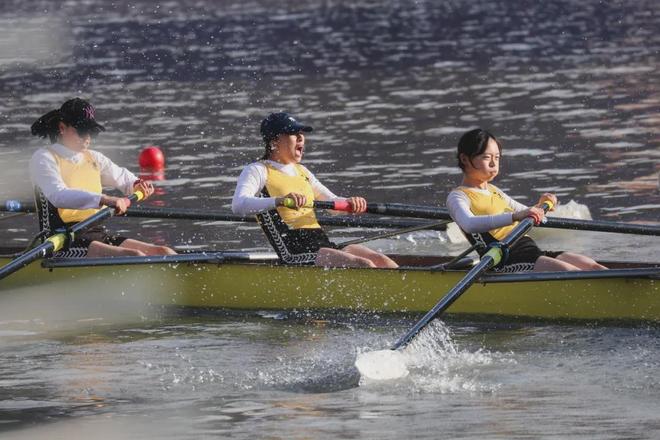 意大利赛艇队协作默契,刷新最佳成绩 意大利赛艇队协作默契,刷新最佳成绩