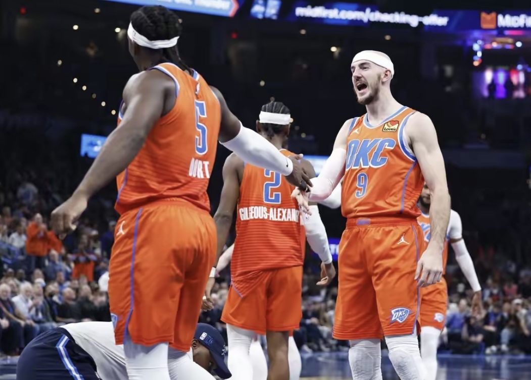 包含壮举惊人！太阳队球员在比赛中创下记录的词条