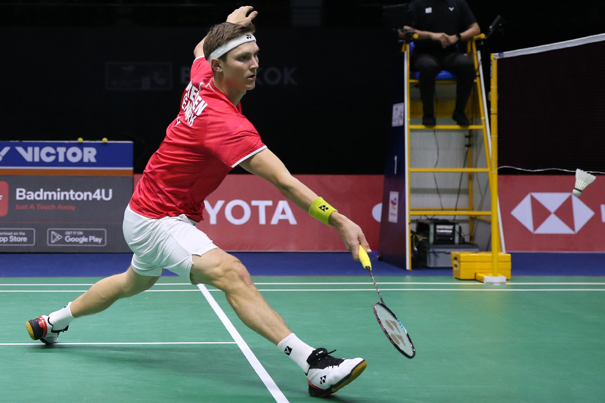 包含印度球队拔得头筹，取得宝贵胜利的词条