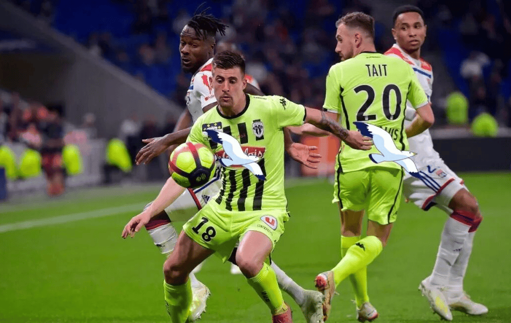 关于洛里昂球员踢出高水准比赛,为球队锁定胜局的信息 关于洛里昂球员踢出高水准比赛,为球队锁定胜局的信息