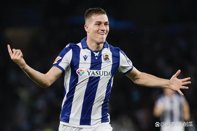 关于丹麦逆转秘鲁，佩德里完成帽子戏法的信息