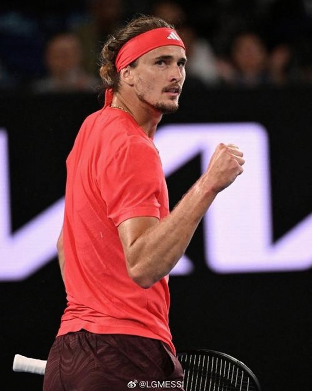 德国网球队鏖战美国网球队，兹维列夫制霸全场的简单介绍