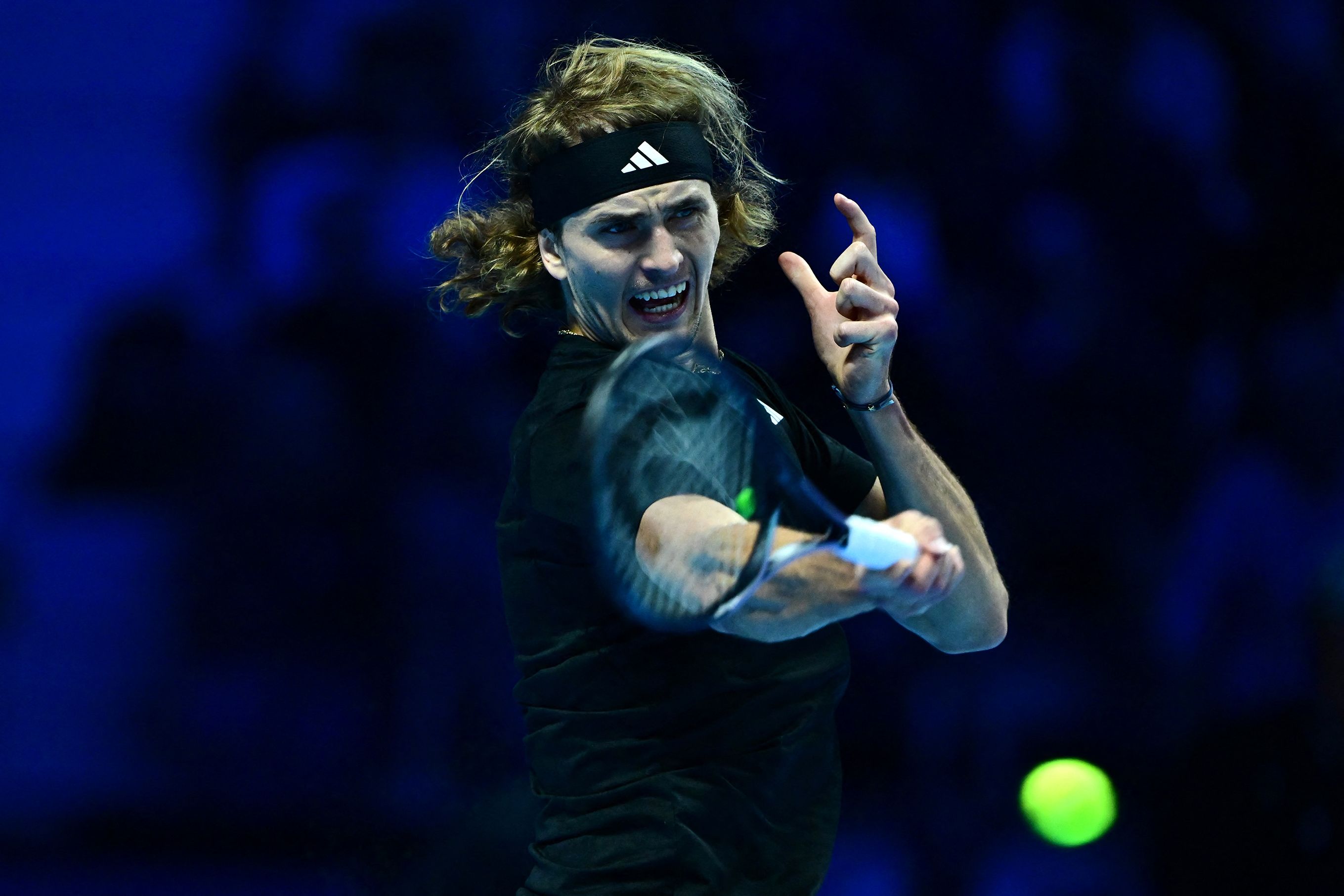 德国网球队鏖战美国网球队，兹维列夫制霸全场的简单介绍