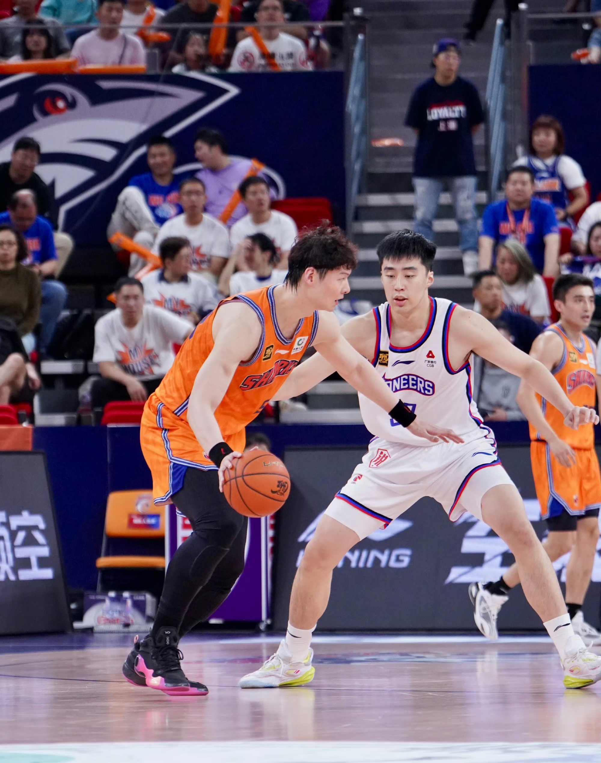 广州队横扫四川队，王哲林惊艳四座