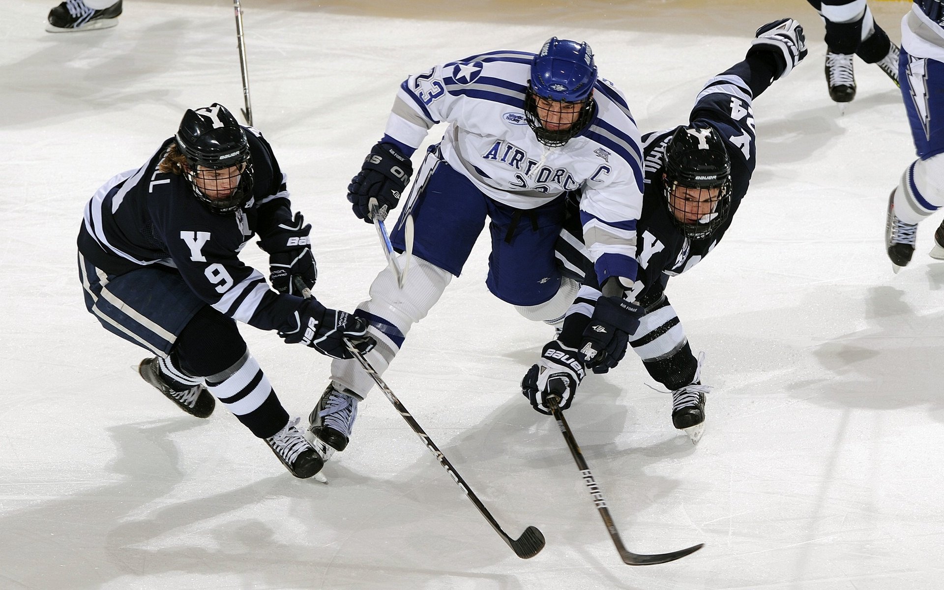 赛道上的指挥家，浓眉节奏如何完全掌控F1街道赛之夜